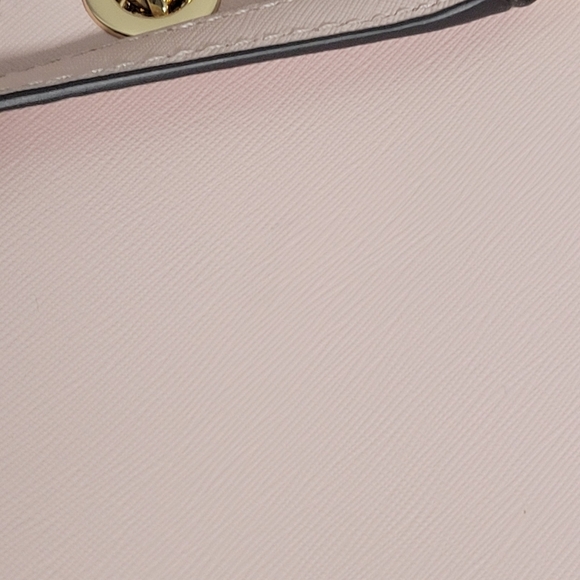 Michael Kors Jet Set Saffiano Leather Chain Shoulder Bag. - Picture 11 of 13